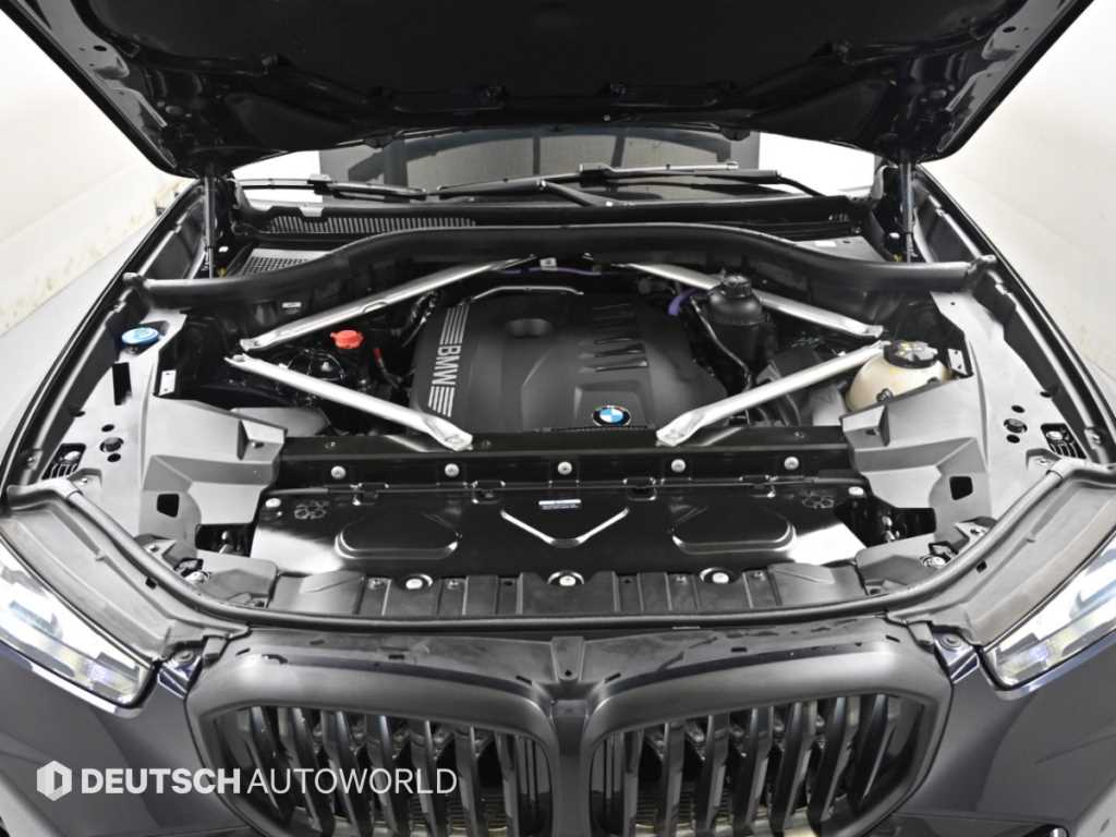 BMW X5 — photo 06