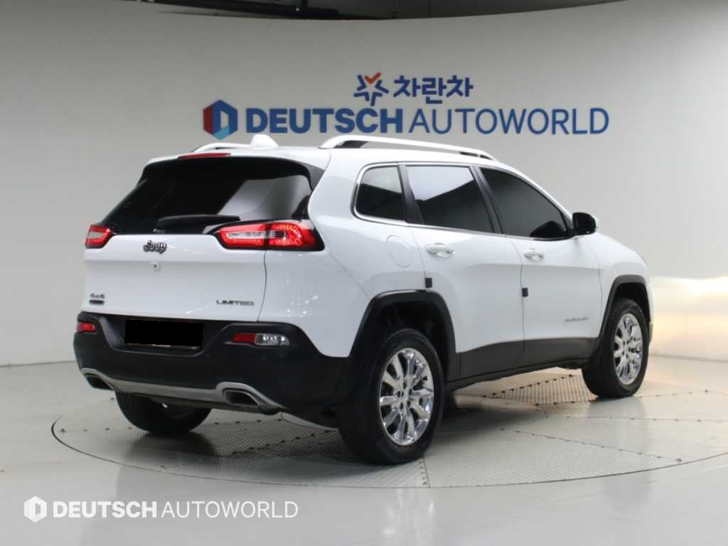Jeep Cherokee — photo 02