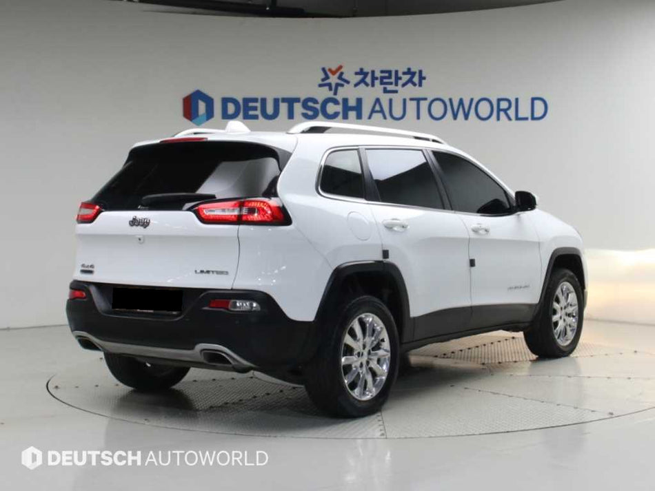 Jeep Cherokee — photo 02
