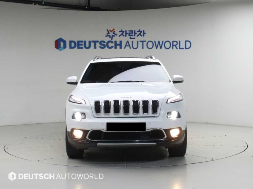 Jeep Cherokee — photo 03