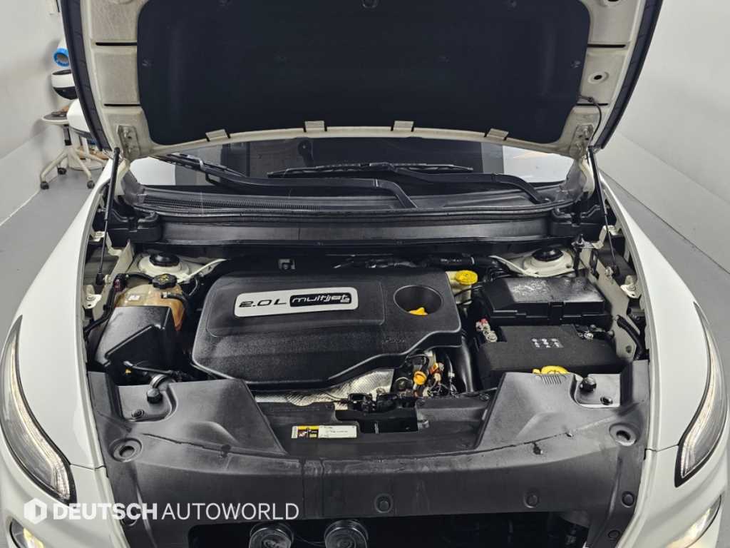Jeep Cherokee — photo 06