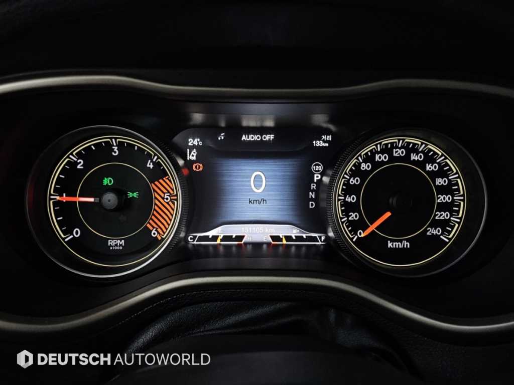 Jeep Cherokee — photo 08