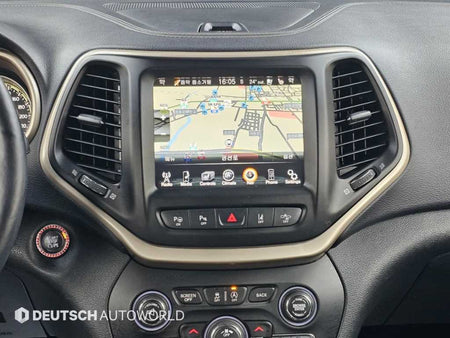 Jeep Cherokee — photo 14