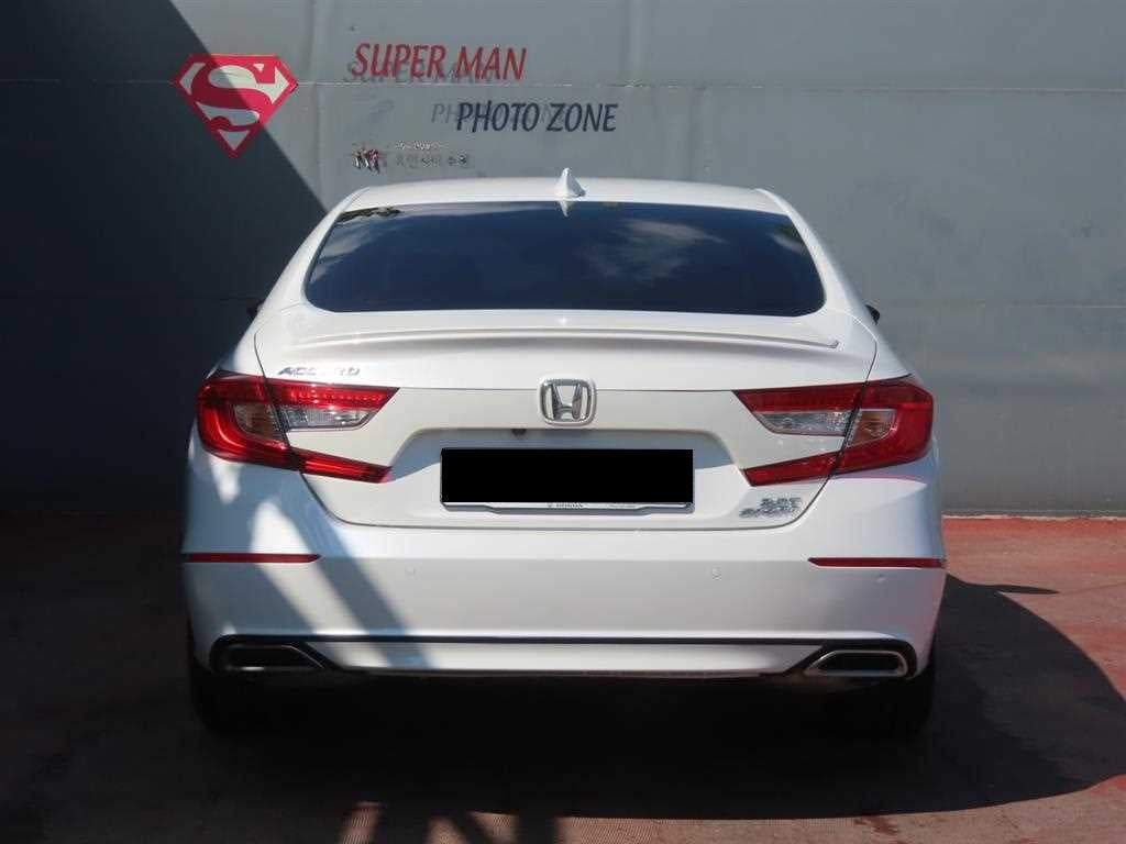 Honda Accord — photo 04