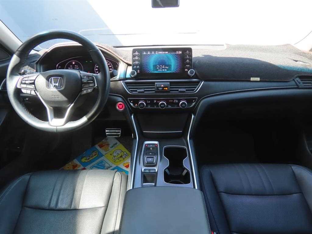 Honda Accord — photo 08
