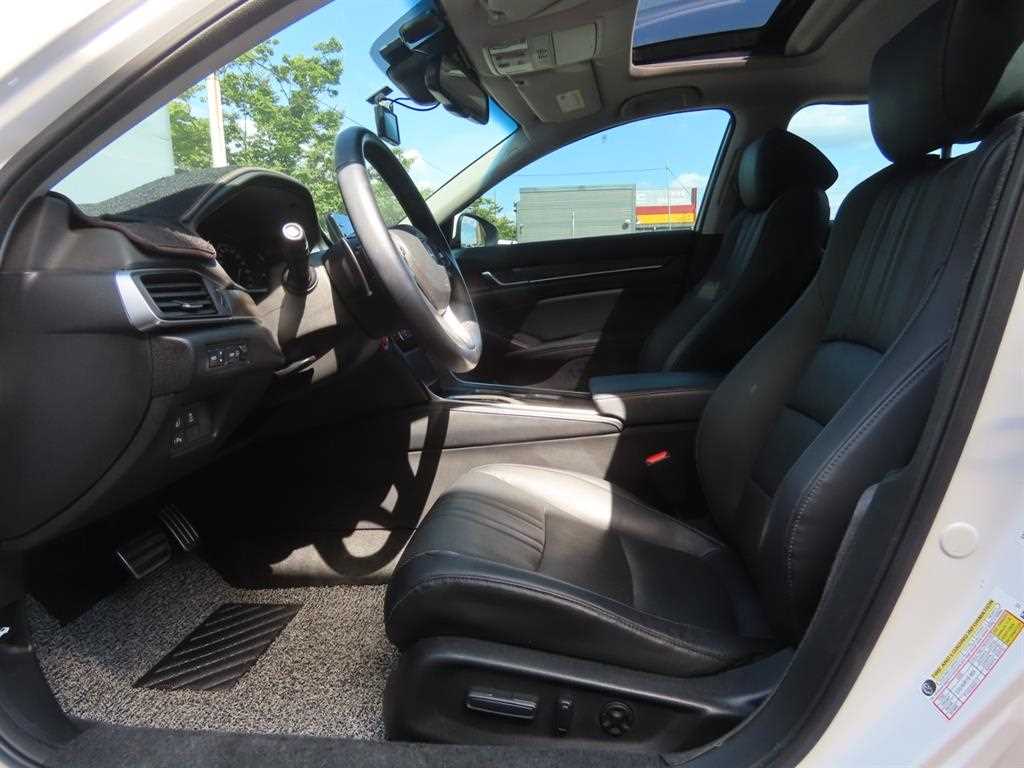 Honda Accord — photo 15