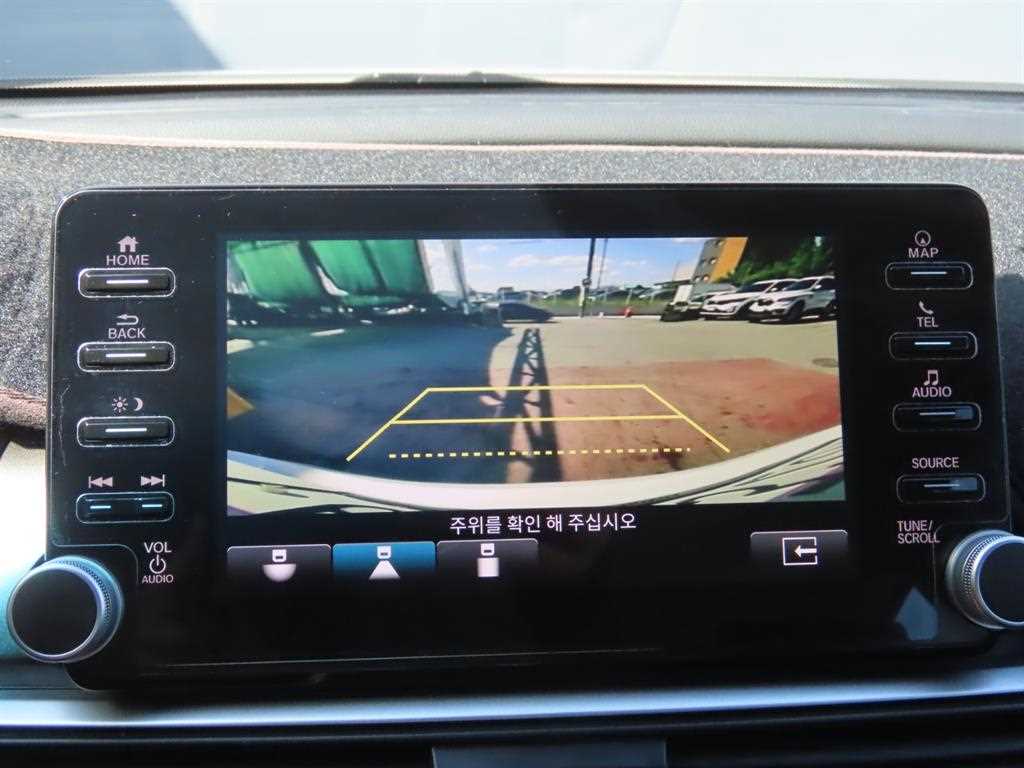 Honda Accord — photo 18