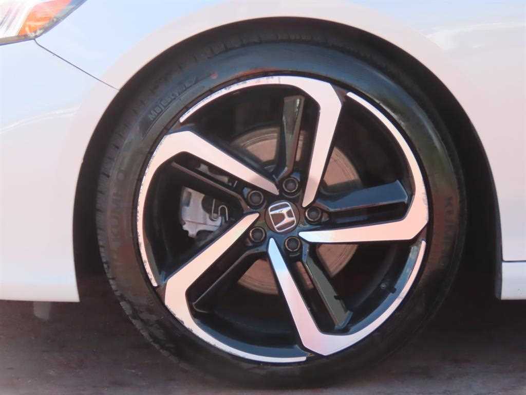 Honda Accord — photo 20