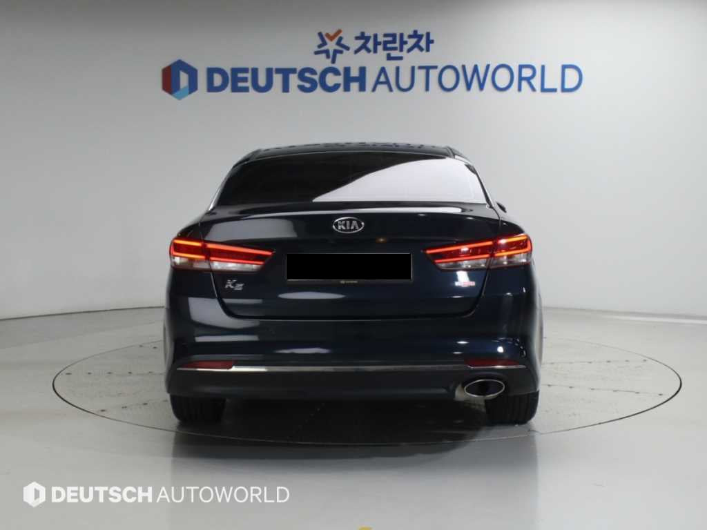 Kia K5 — photo 04