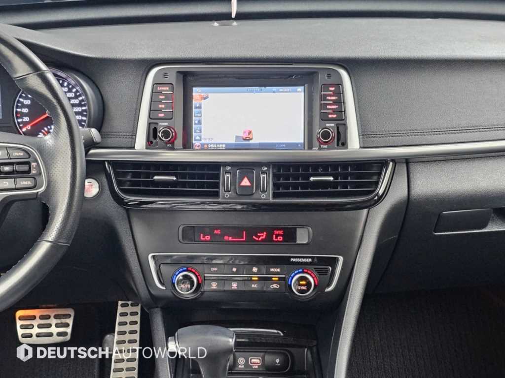 Kia K5 — photo 05