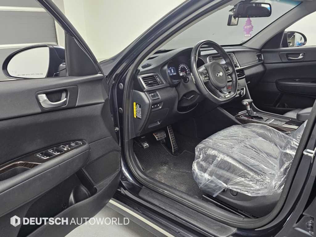 Kia K5 — photo 09
