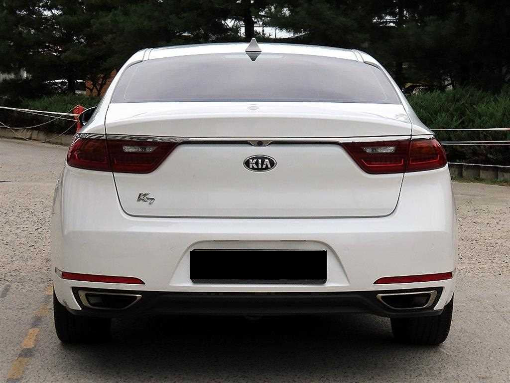 Kia K7 — photo 04