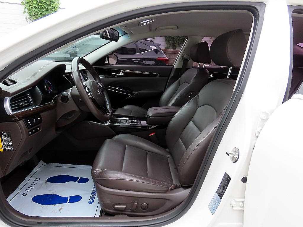 Kia K7 — photo 05