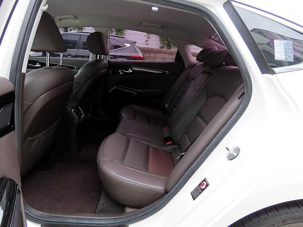 Kia K7 — photo 06