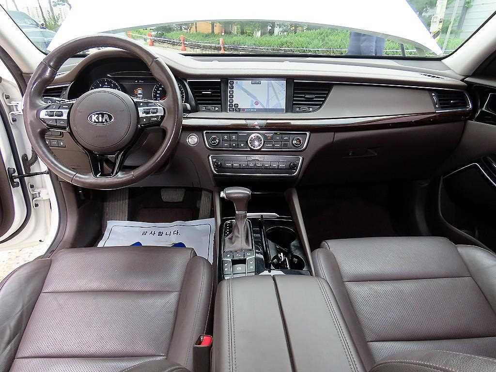 Kia K7 — photo 07