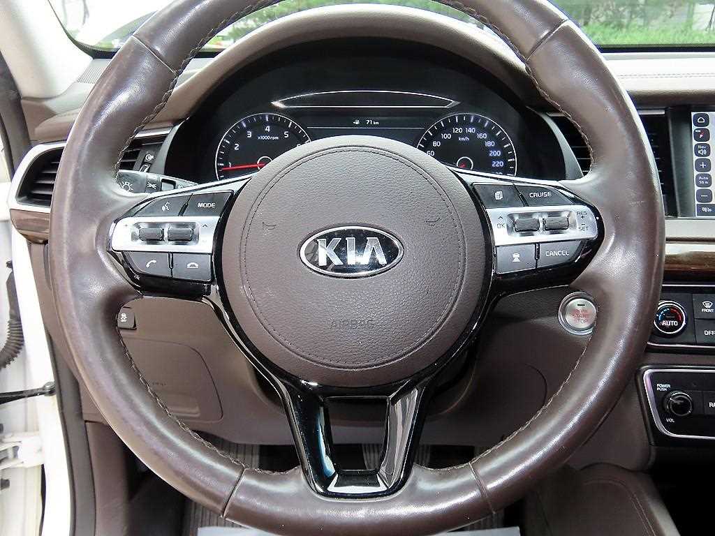 Kia K7 — photo 08