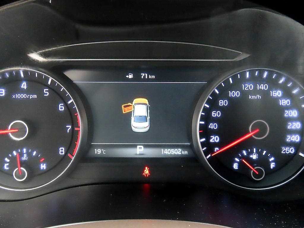 Kia K7 — photo 09