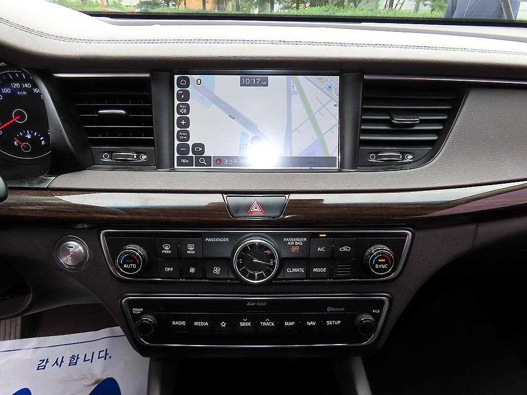 Kia K7 — photo 14