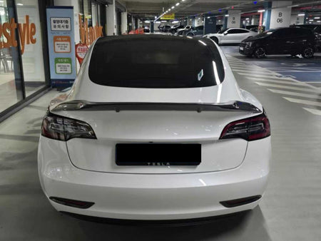 Tesla Model 3 — photo 05