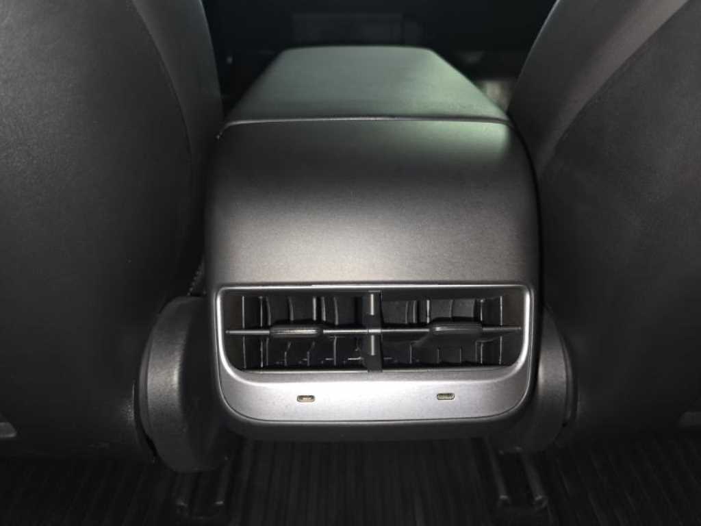 Tesla Model 3 — photo 11