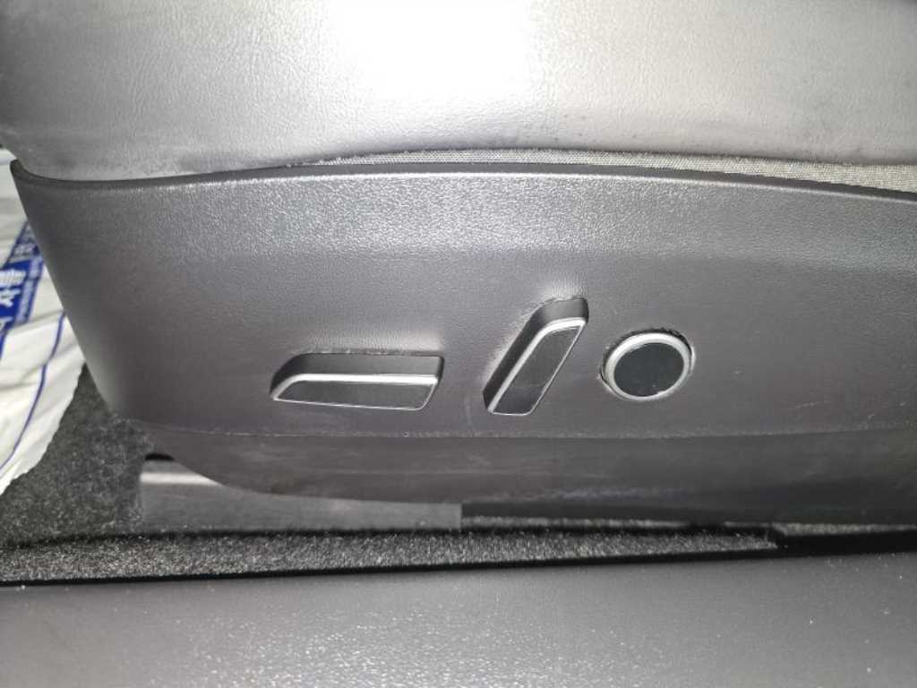 Tesla Model 3 — photo 13