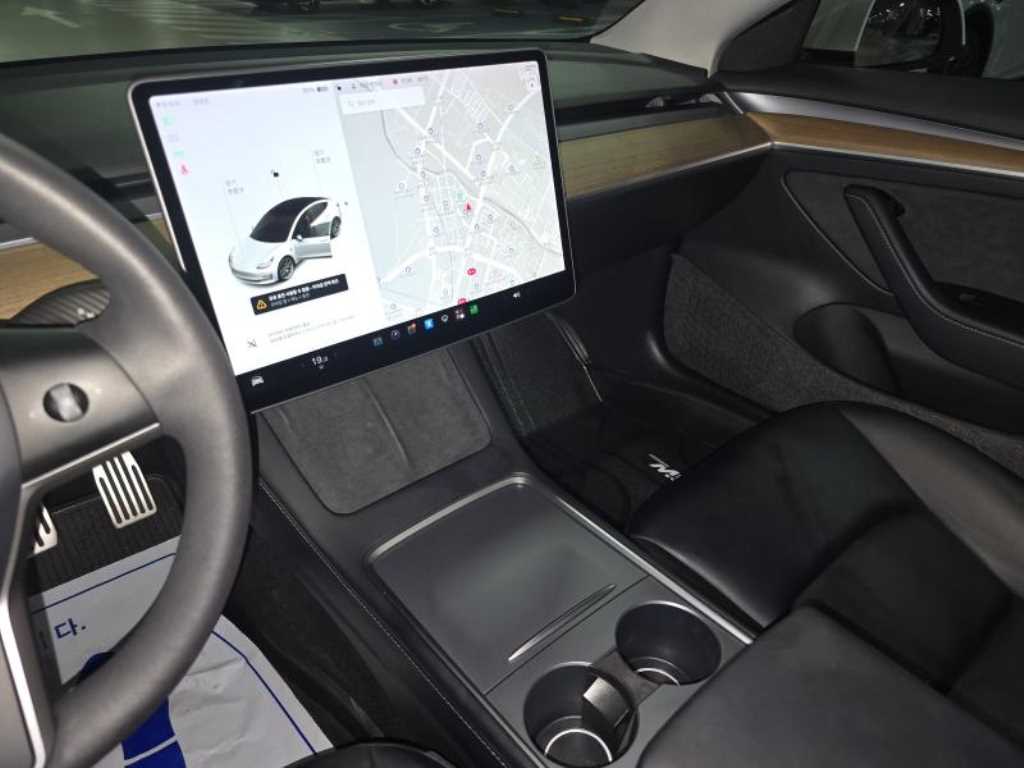 Tesla Model 3 — photo 15