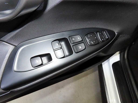 Hyundai Veloster — photo 13
