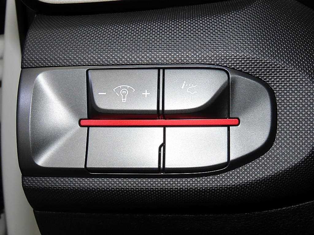 Hyundai Veloster — photo 14
