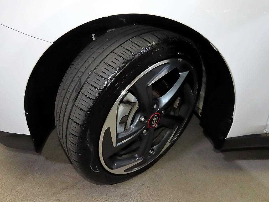 Hyundai Veloster — photo 20