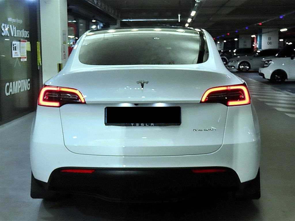 Tesla Model Y — photo 05