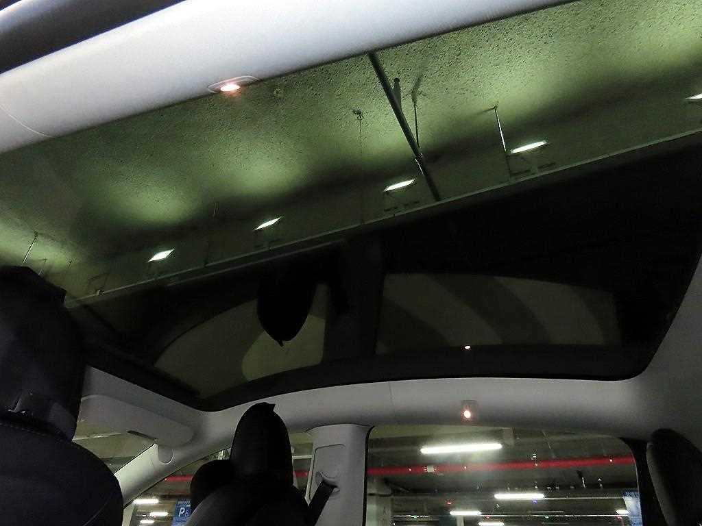 Tesla Model Y — photo 16