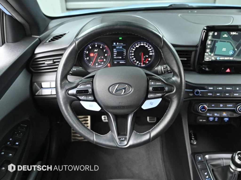 Hyundai Veloster — photo 14