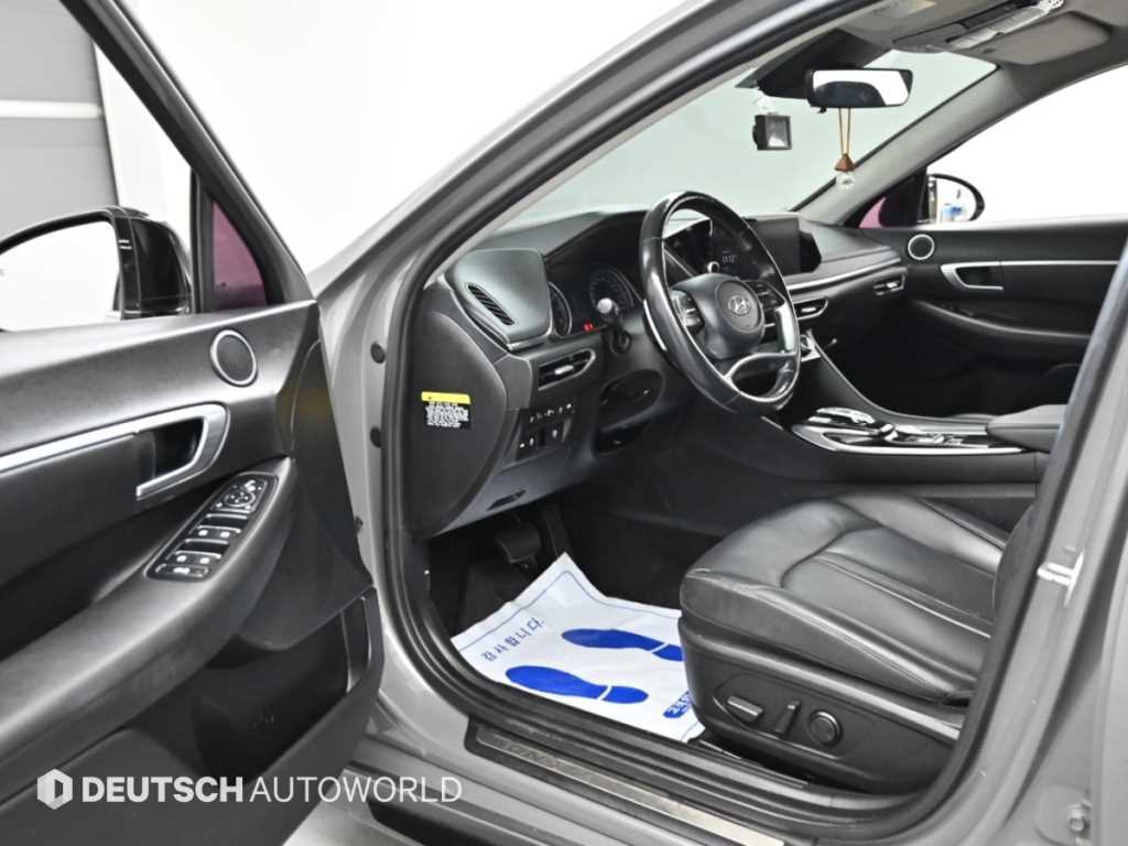 Hyundai Sonata — photo 11