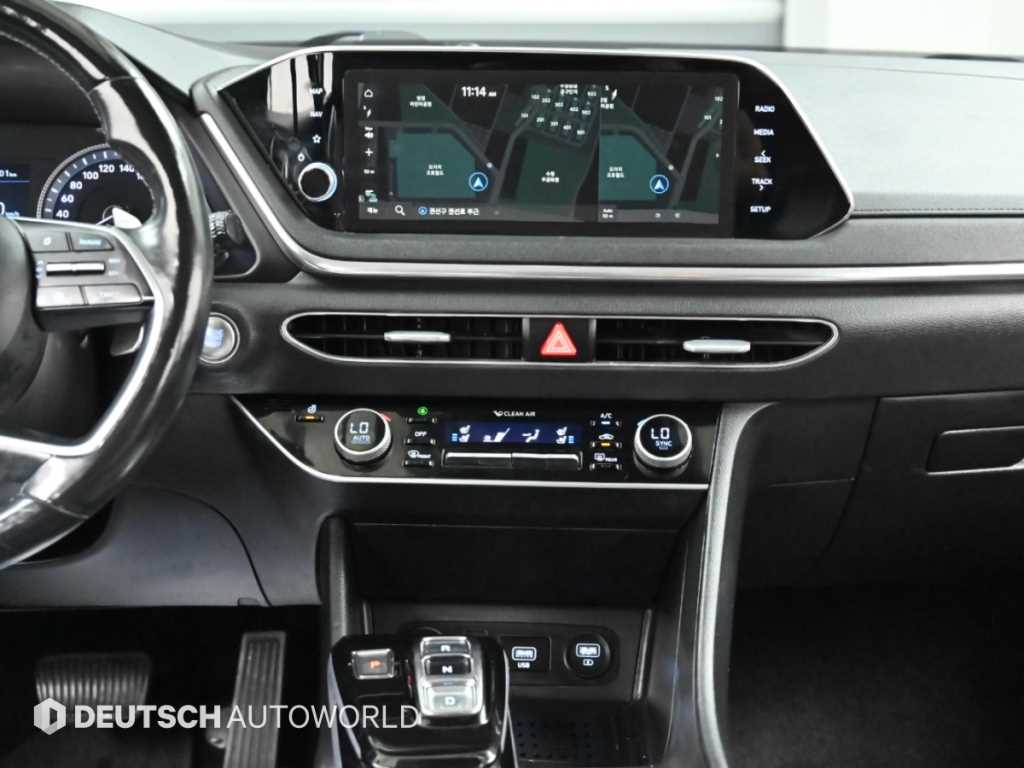 Hyundai Sonata — photo 14