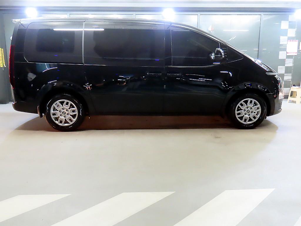 Hyundai Staria — photo 03