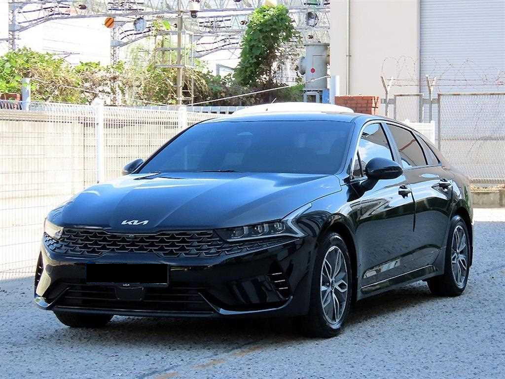 Kia K5 — photo 02