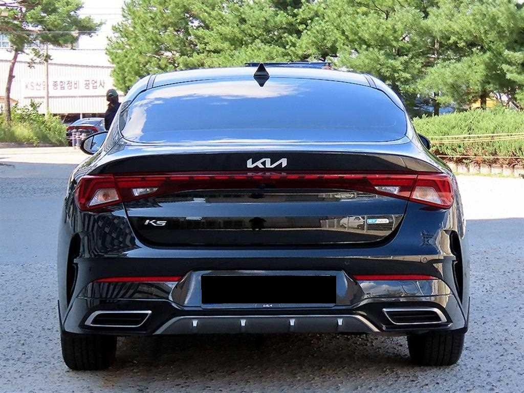 Kia K5 — photo 04