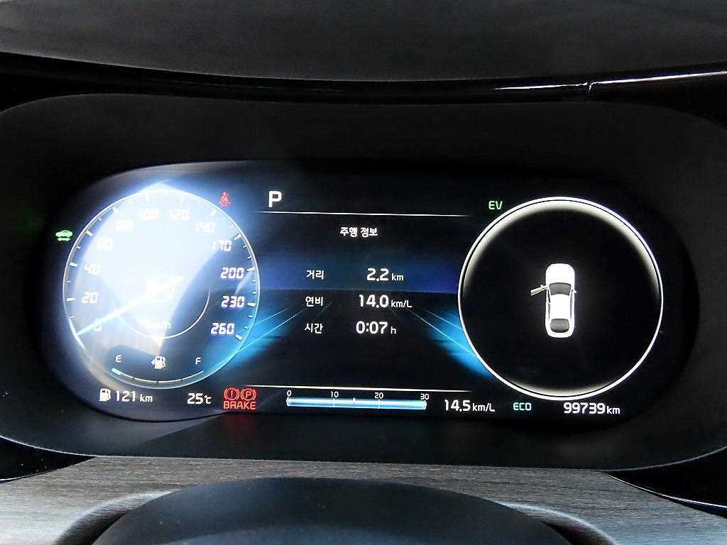 Kia K5 — photo 09