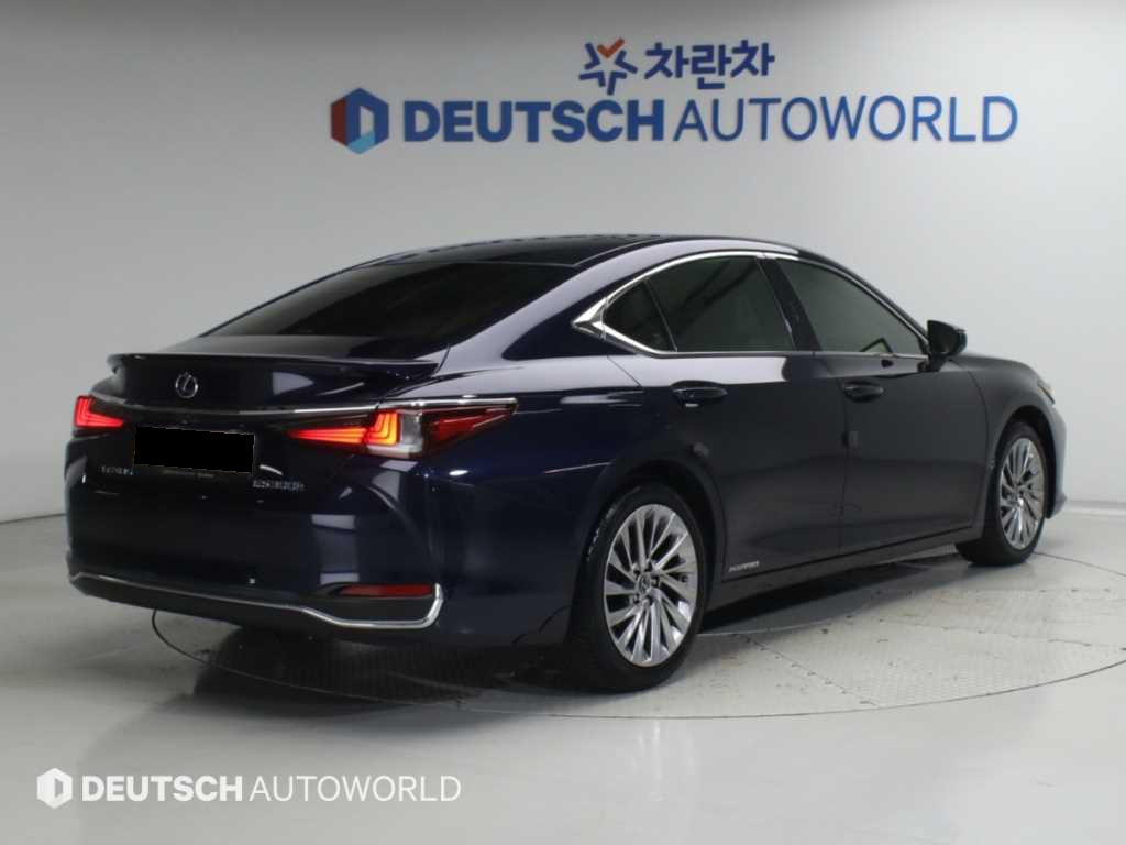 Lexus ES — photo 02