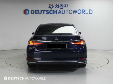 Lexus ES — photo 04
