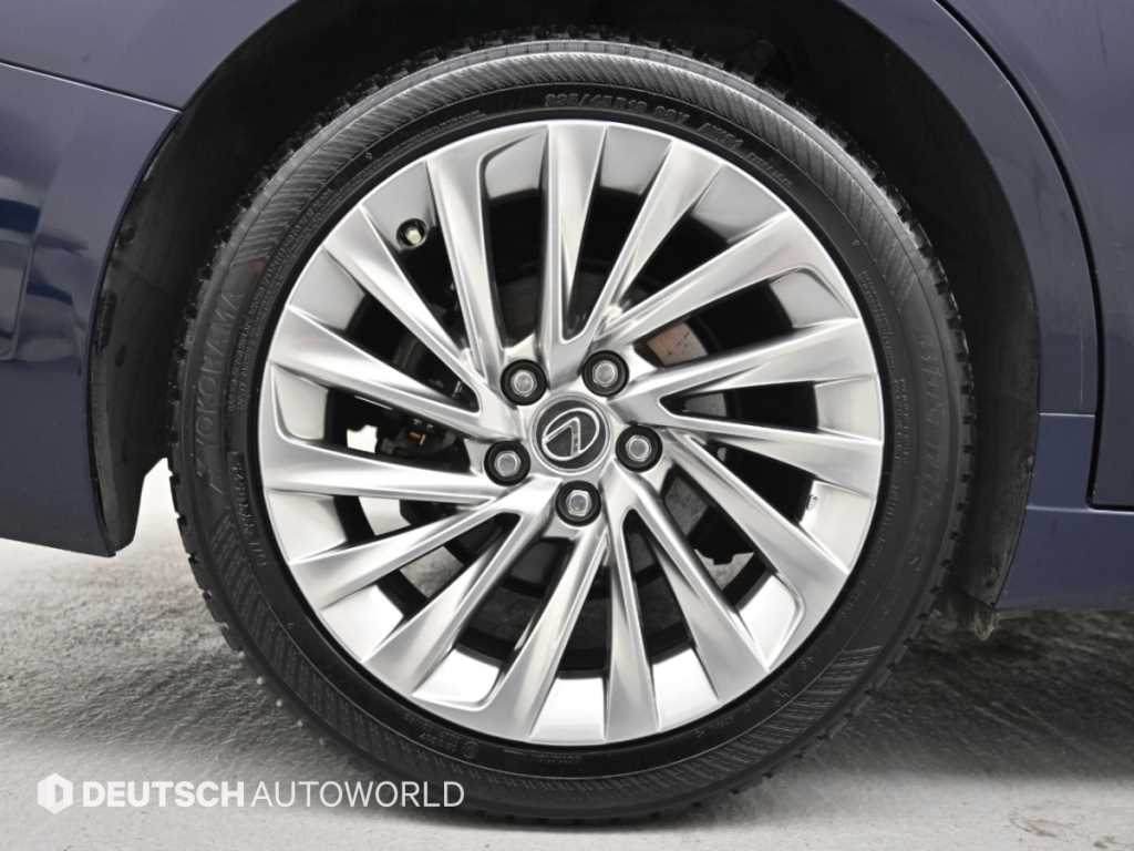 Lexus ES — photo 05