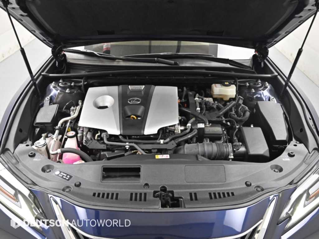 Lexus ES — photo 06