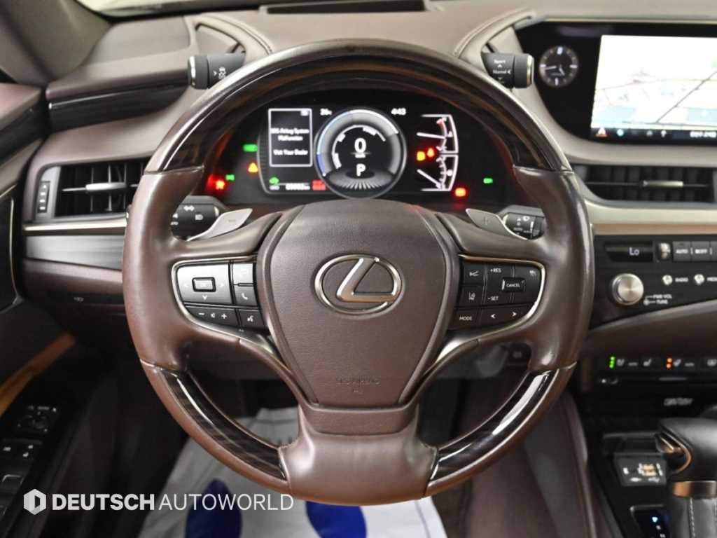 Lexus ES — photo 13