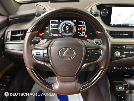 Lexus ES — photo 13