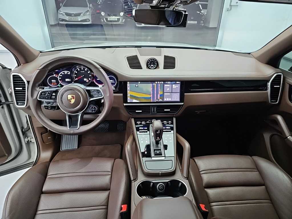 Porsche Cayenne — photo 07