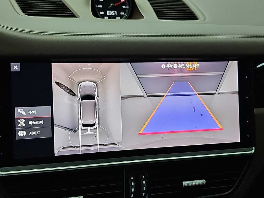 Porsche Cayenne — photo 16