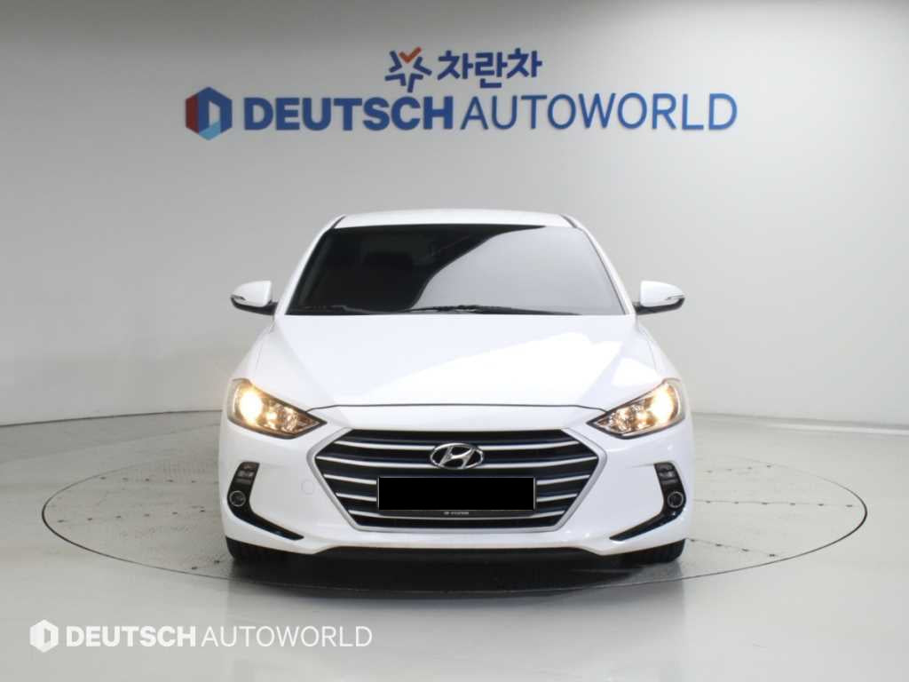 Hyundai Avante — photo 03