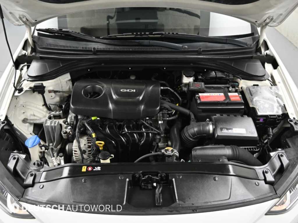 Hyundai Avante — photo 07