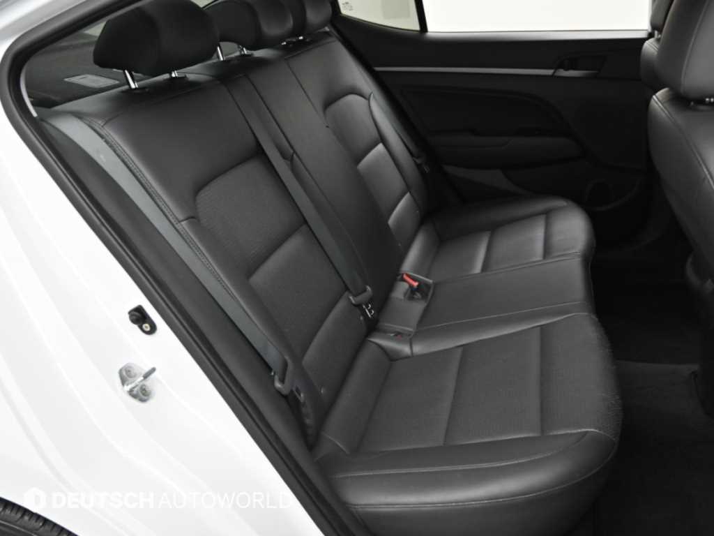 Hyundai Avante — photo 12