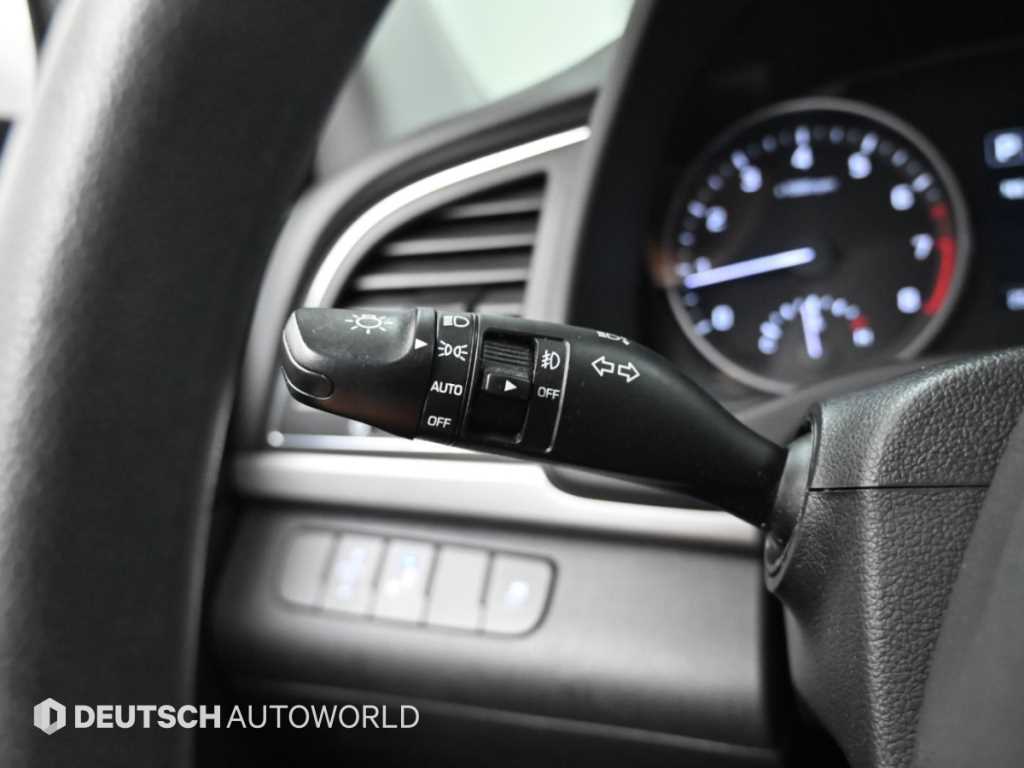 Hyundai Avante — photo 14